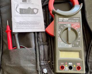 CEN-TECH CLAMP MULTIMETER
