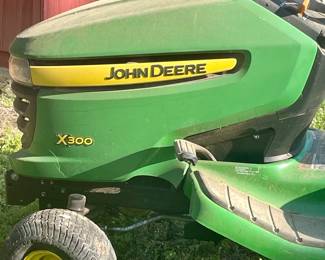 JOHN DEERE X300 "PARTS" MOWER - **DOES NOT RUN**