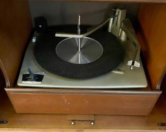 1963 SEARS SILVERTONE AM/FM/PHONE CABINET - GREAT SOUND, WORKS WELL