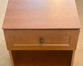 END TABLE/NIGHTSTAND