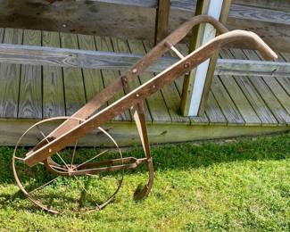 ANTIQUE HAND PLOW