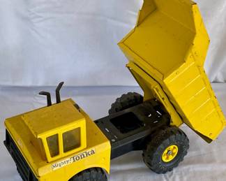 VINTAGE MIGHTY TONKA METAL DUMP TRUCK