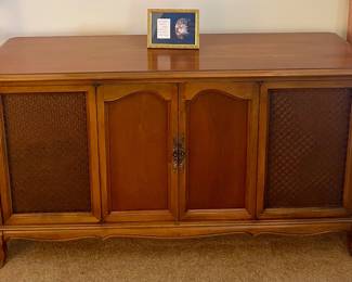 1963 SEARS SILVERTONE AM/FM/PHONE CABINET - GREAT SOUND, WORKS WELL