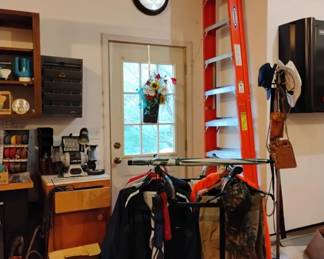 Hunting  Humongo Ladder