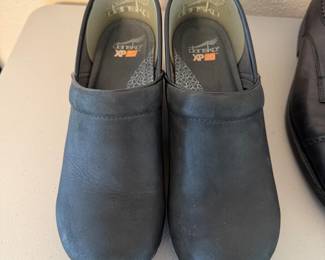 Lot #50 Excellent men’s designer shoe lot (Size 10) featuring a premium mix of ECCO, Cole Haan, and Dansko footwear—well-known f
