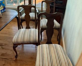 Lot #1 Eight Chairs and Harden Furniture Solid Cherry Extension Dining Table Seats 4-8 comfortably 63”-95”