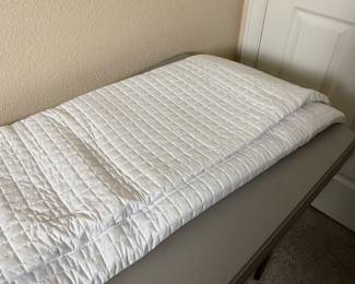 Lot #9 King Size Quilted Coverlet – White Textured Bedspread, Lightweight Bedding, Modern Minimalist Bedroom Décor