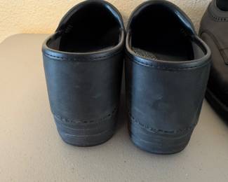 Lot #50 Excellent men’s designer shoe lot (Size 10) featuring a premium mix of ECCO, Cole Haan, and Dansko footwear—well-known f