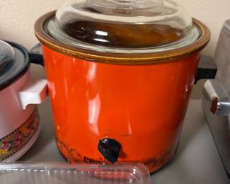 Lot #5 Huge Kitchen Lot – Crock-Pot Slow Cookers, Rice Cooker, Stainless Flatware, Melamine Plates & Bulk Plastic Utensils