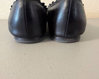 Lot #49 Chloé Scalloped Ballet Flats – Black Leather Designer Shoes, Women’s Luxury Flats, Classic Parisian Style