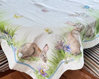 Lot #2 William Sonoma Tablecloth Collection with Pasta/Salad Bowl Williams Sonoma Tablecloth Lot (4) w/ Matching Decorative Bowl