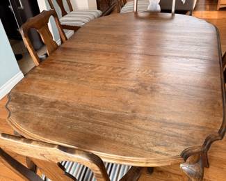 Lot #1 Eight Chairs and Harden Furniture Solid Cherry Extension Dining Table Seats 4-8 comfortably 63”-95”