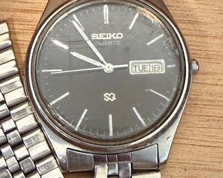 Lot #52 Men’s Watch Lot – Seiko & Assorted Wristwatches, Stainless Steel Bands, Caribbean Pelican Cigar Box Display