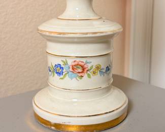 Lot #7 Vintage Classic Table Lamp with Shade – Traditional Cream Ceramic Lamp, Elegant Neutral Lighting, Bedroom Living Room Déc