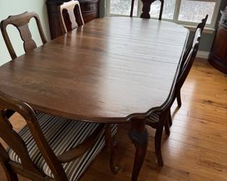 Lot #1 Eight Chairs and Harden Furniture Solid Cherry Extension Dining Table Seats 4-8 comfortably 63”-95”