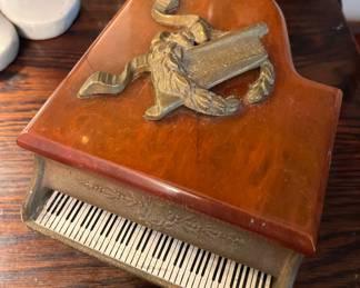 Lots of grand piano jewelry boxes