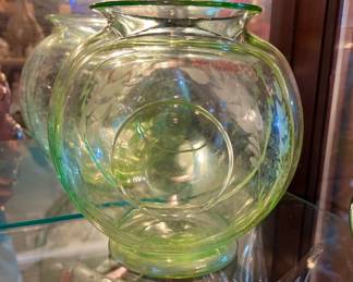 Uranium glass fish bowl vase