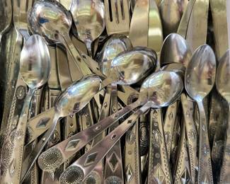 Rogers Bros Taos flatware set