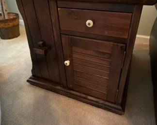 Ethan Allen end table 2 available 