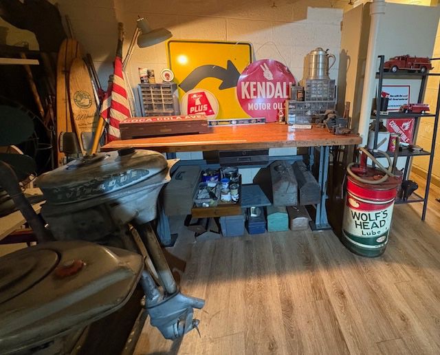 Rare Vintage Wolfs Head Lube can / cart with pump $395 