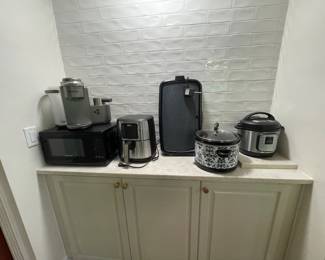 small kitchen appliances: Keurig coffee, microwave, air fryer, electric griddle, crock pot, instapot