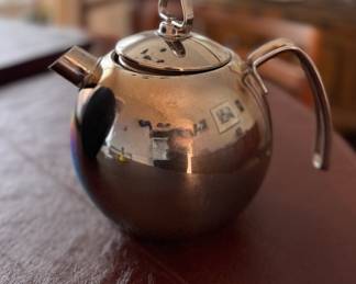 Chantal Tea Pot. Photo 1 of 2.