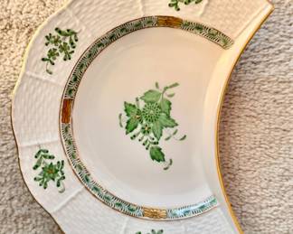 Herend Chinese Bouquet Green Crescent Salad Plate with 24K Gold Trim. Photo 1 of 2. 