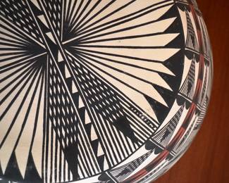 Native American  Acoma Pueblo Fine Line / Starburst Pottery Signed Chino (Attributed to Edna B. Chino). Measures 10" H x 12" W at Widest. Photo 4 of 4. 