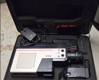Vintage RCA CMR300 Pro Wonder Auto Focus HQ VHS Camcorder with Accessories and Case