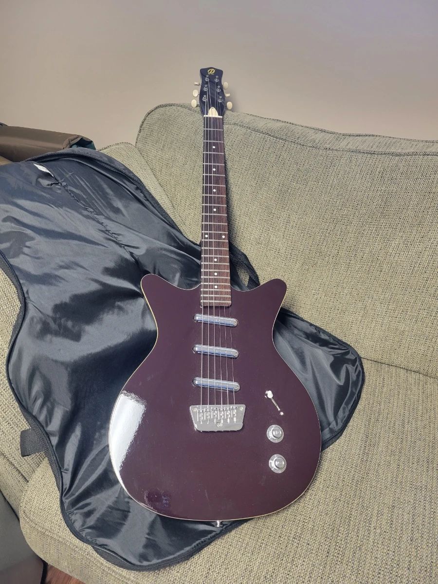 Danelectro Triple Divine Guitar burgundy 