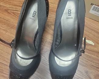Ladies shoes
