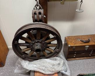 Antique mechanical scale- Farm or grain scale