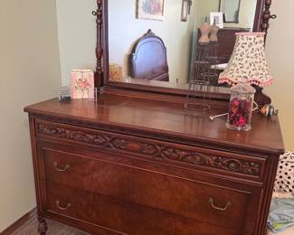 Three piece antique bedroom set.  Very well cared for drawers open Smoothly.  In beautiful condition!
