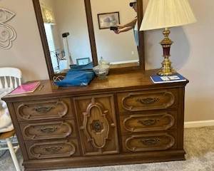 dresser with mirror