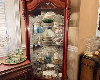 	#45	Pulaski Furniture Lighted Display Cabinet 31x16x81	$325 				