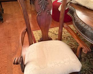 	#46	Pulaski Furniture Dining Table with 8 Chairs with 2 leaves 70-142x46x30	 $650.00 				