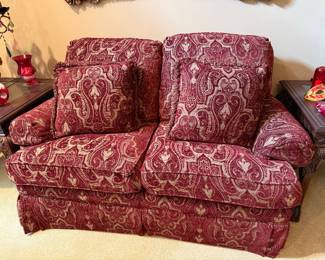 	#9	Beautiful, like New, Clayton Marcus Loveseat 60"L	 $125.00 				