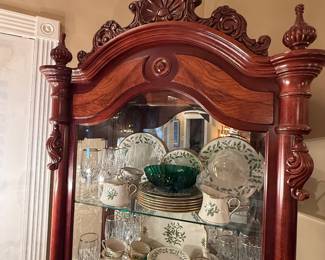 	#45	Pulaski Furniture Lighted Display Cabinet 31x16x81	$325 				