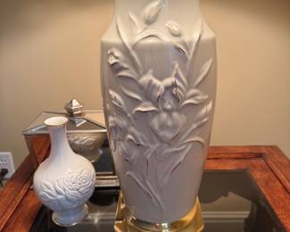 	#34	Lamp 32"H	 $65.00 				