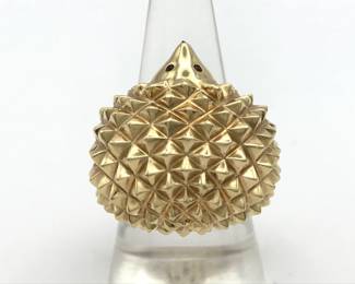 This distinctive ring is crafted in solid 18K pink gold and features the iconic Ellison hedgehog design with detailed sculptural texture. The eyes are accented with natural ruby gemstones, adding subtle color contrast and character. A rare and collectible fine jewelry piece showcasing exceptional craftsmanship and artistic design.