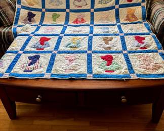 Vintage "Sunbonnet Sue" Quilt