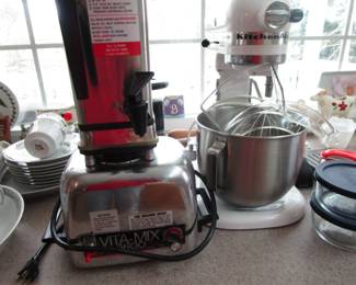 Vita Mix & Kitchen Aid mixer