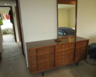 Johnson Carper Fashion trend dresser