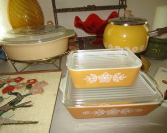 Nice vintage pyrex
