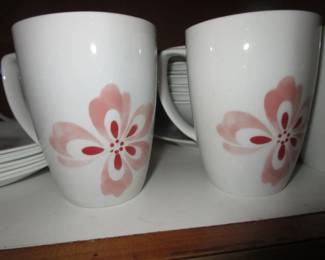 Love this vintage set of Corelle