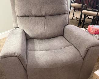 Electric Recliner with charging capabilities 