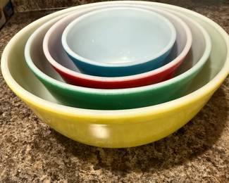 Vintage Pyrex set