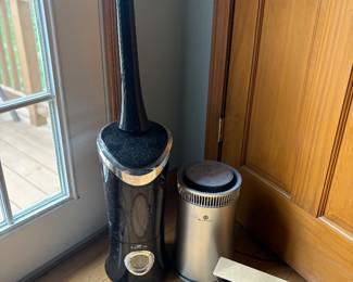 Clothing steamer, and air purifier