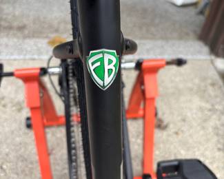 E bike with stationary stand