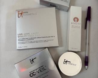It cosmetics NEW
